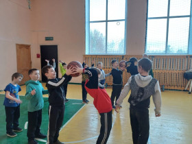 Спортивный праздник "ЗАЩИТНИКИ ОТЕЧЕСТВА".